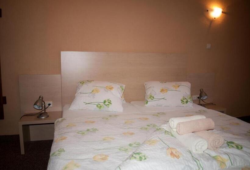 3침실 스위트, Pension Handle