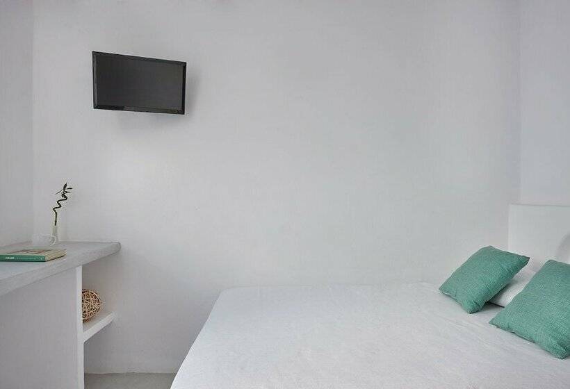 Studio Standard, Ayoba Santorini