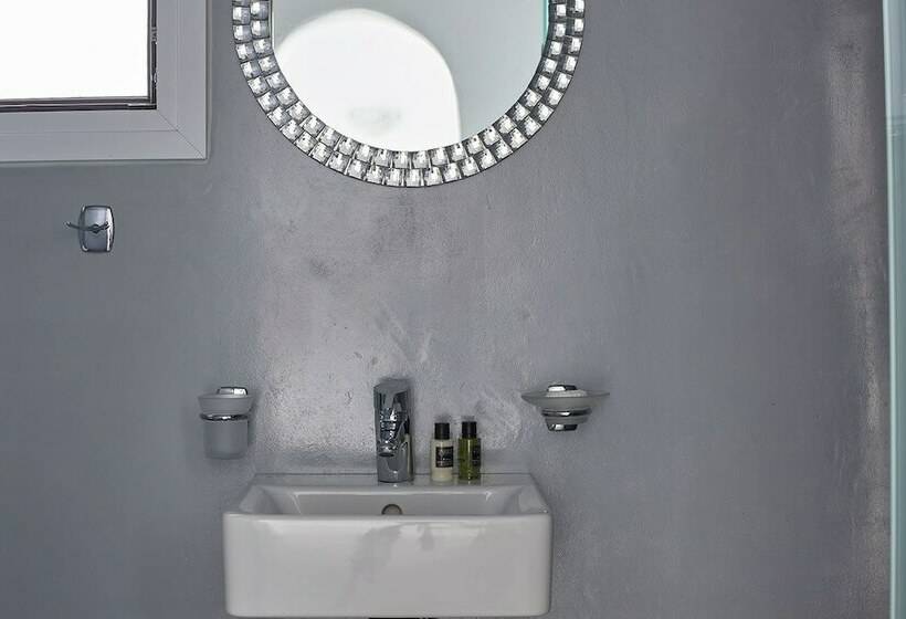 Estudio Estàndard, Ayoba Santorini