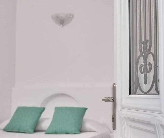 Estudio Estàndard, Ayoba Santorini