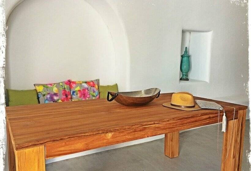 Suite, Ayoba Santorini