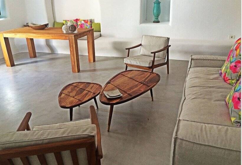 Suite, Ayoba Santorini