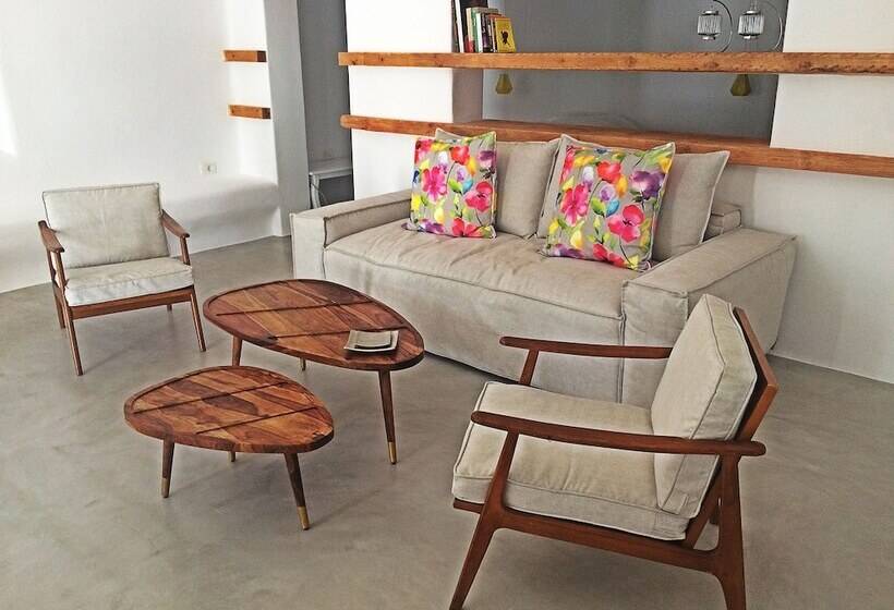 Suite, Ayoba Santorini