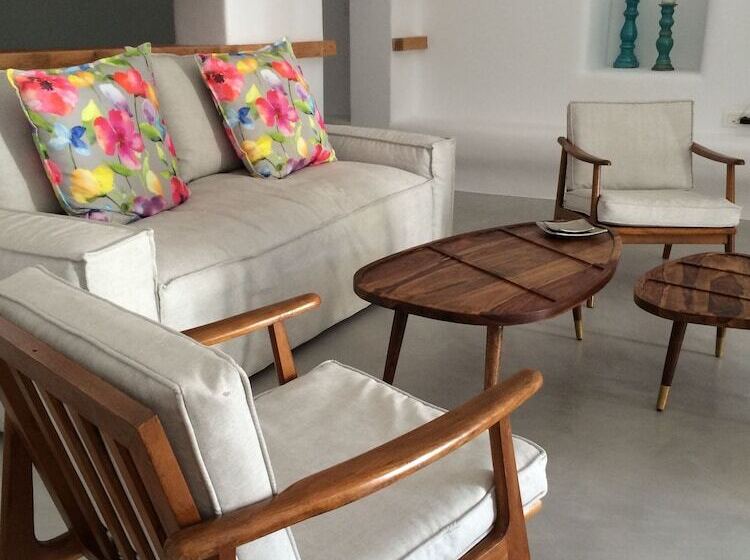 Suite, Ayoba Santorini