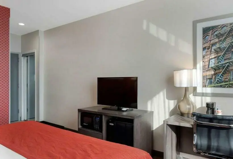 Standard-huone King-vuode, Comfort Inn & Suites Near Stadium