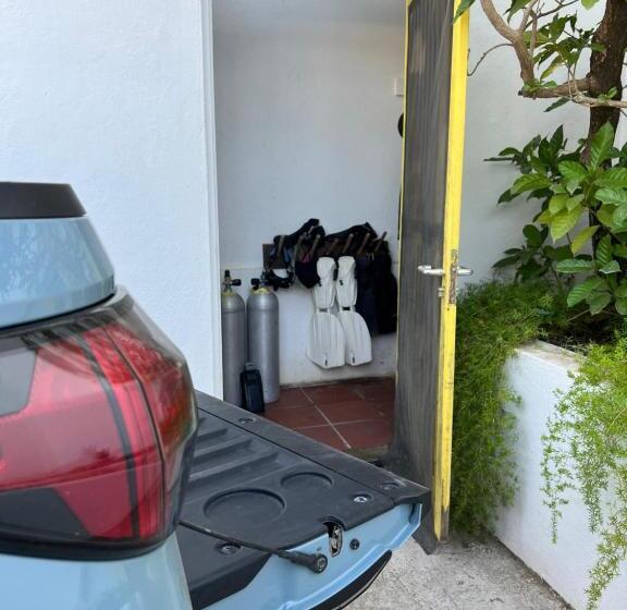 سوییت با چشم‌انداز باغ, Diver's Paradise Bonaire