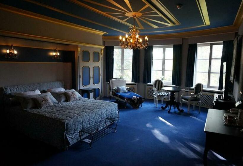 סוויטה, Fleur De Lys