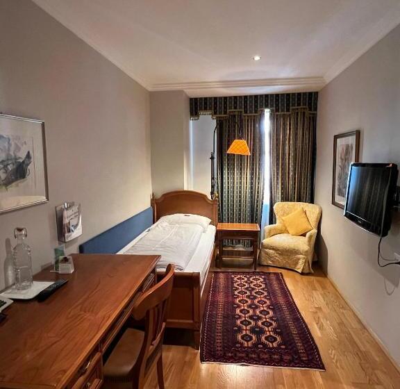 标准单人间, Gösser Bräu