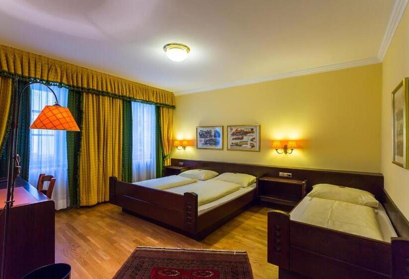 标准三人间, Gösser Bräu