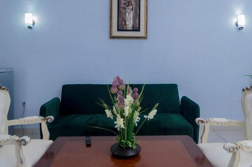 سوییت, Hibiscus Louis