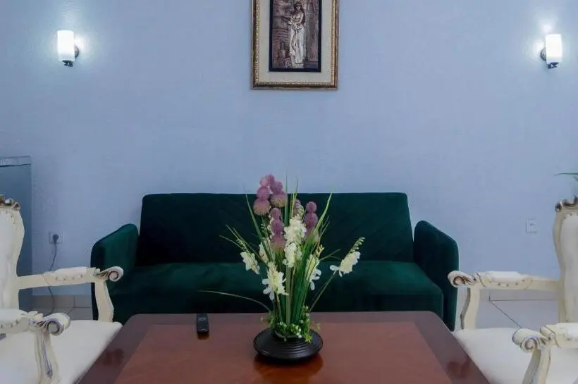 سوییت, Hibiscus Louis