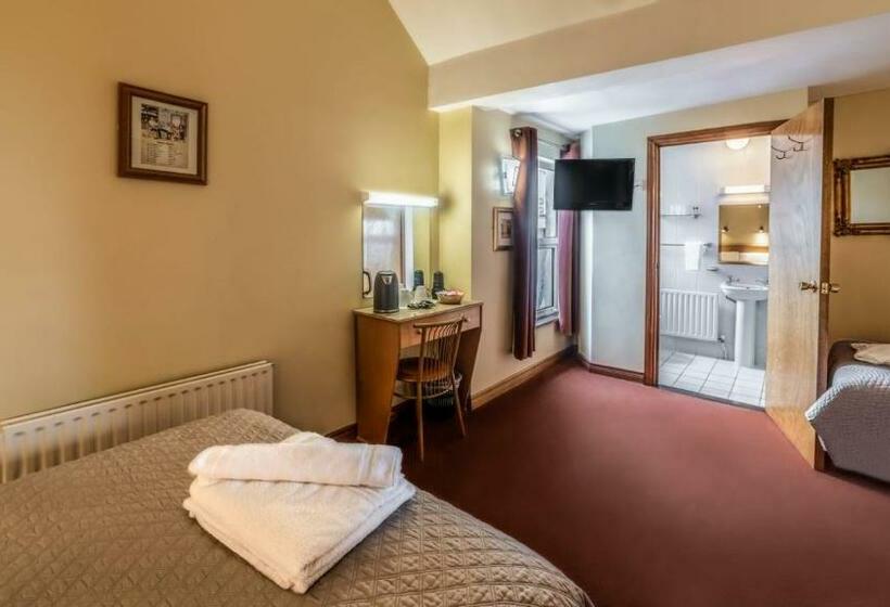 标准三人间, Holiday