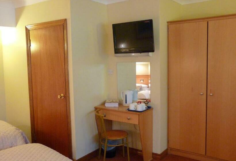 标准三人间, Holiday