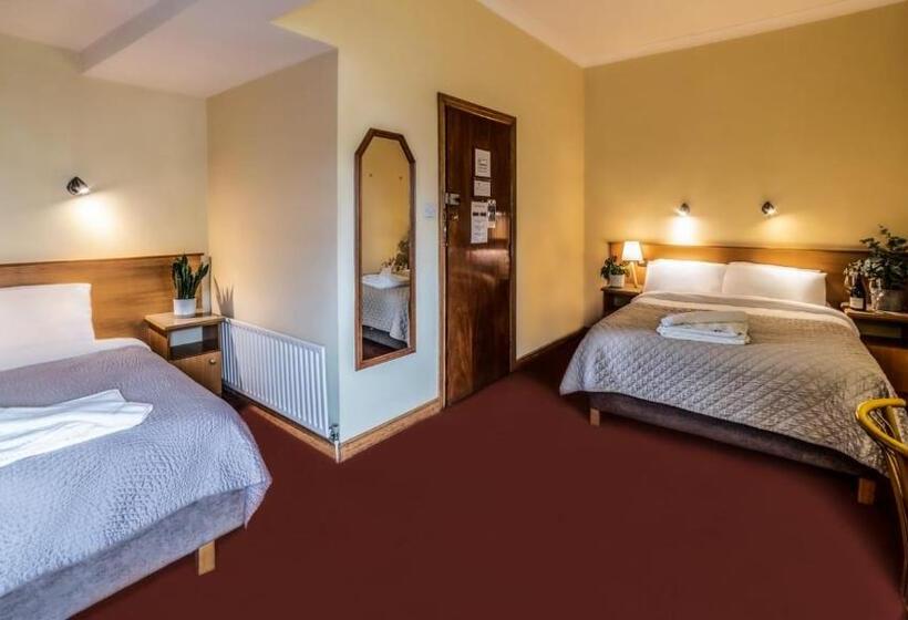 标准三人间, Holiday