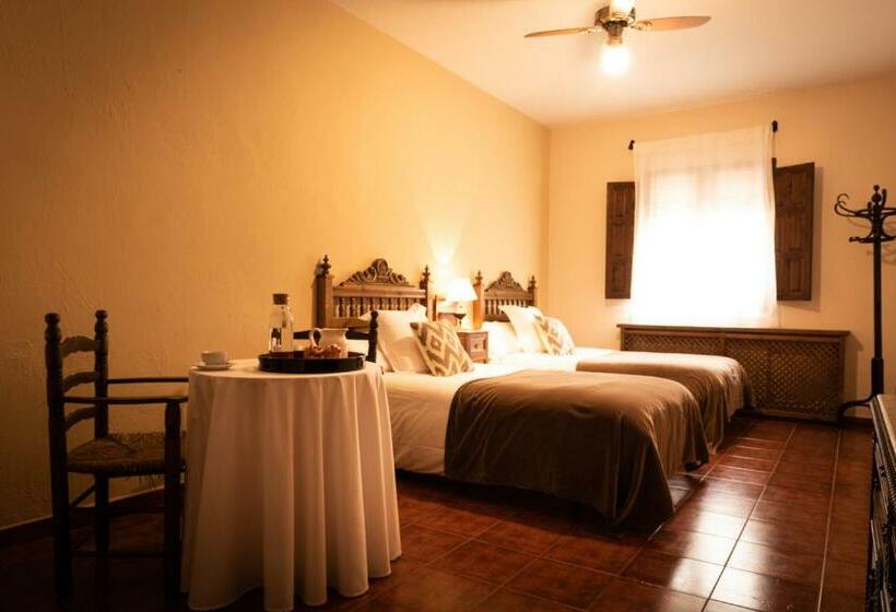 غرفة عائلية كلاسيكية, Hospedium Hotel Val De Pinares