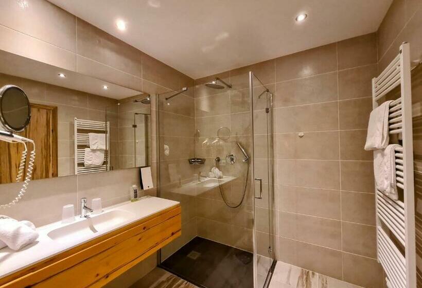 标准单人间, Lärchenhof