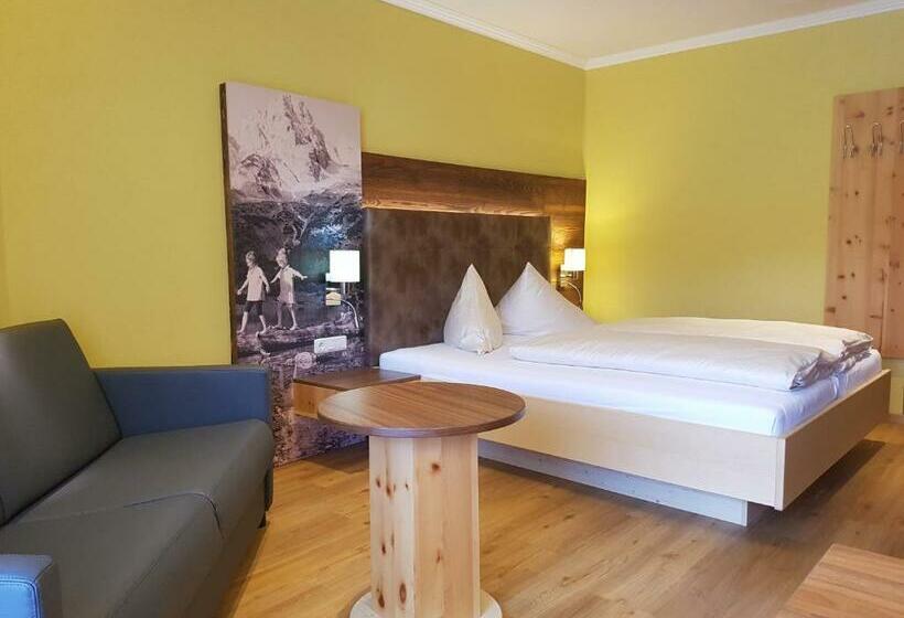 标准三人间, Lärchenhof