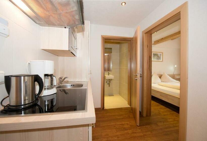 شقة غرفة واحدة, Lärchenhof