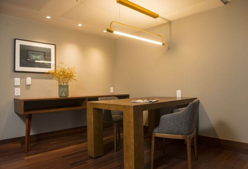 이그제큐티브 스위트, Luzeiros Recife