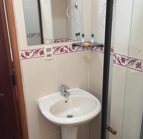 اتاق ساده سه‌ نفره, Residencial Alta Vista