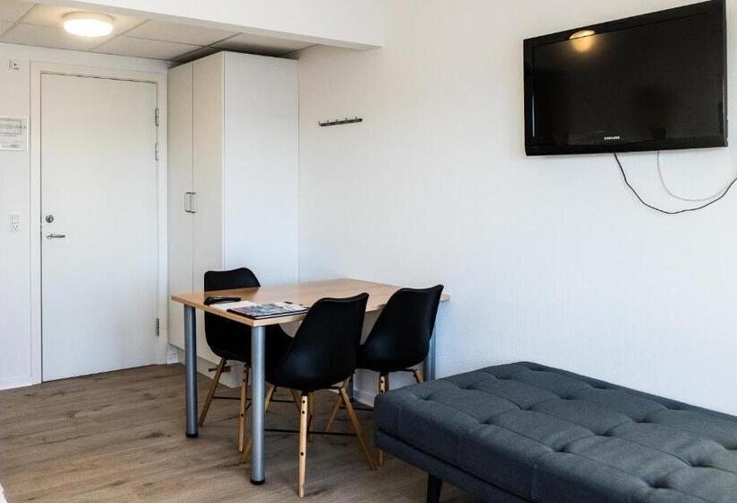 اتاق خانوادگی با چشم‌انداز دریا, Søma Ilulissat