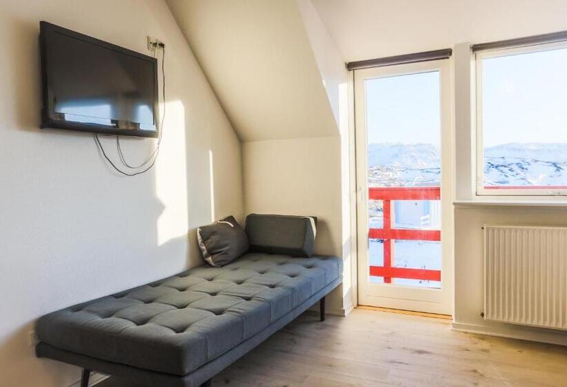 اتاق خانوادگی, Søma Ilulissat