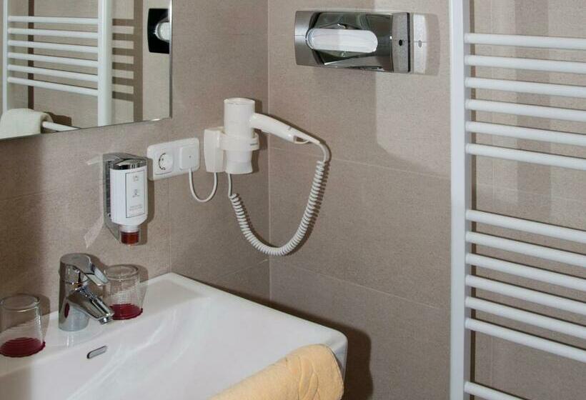 スタンダードトリプルルーム, Stadthotel Schärding