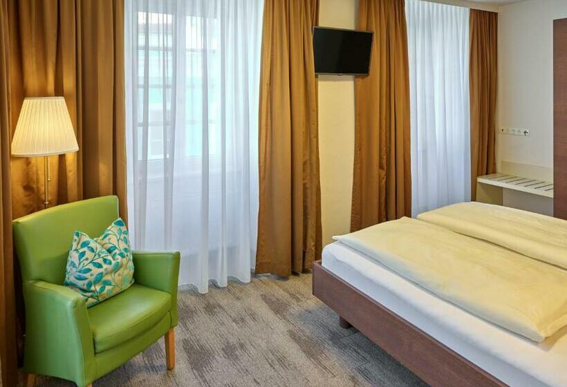 スタンダードトリプルルーム, Stadthotel Schärding