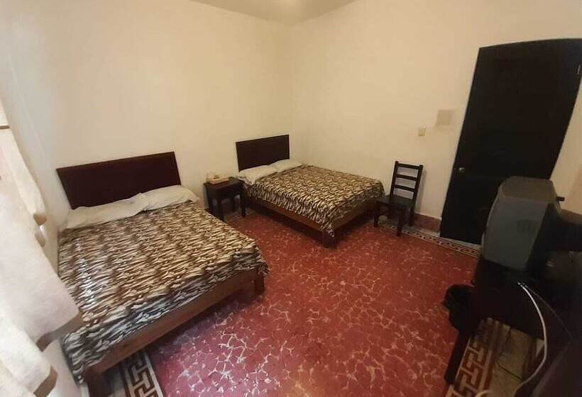 غرفة قياسية ثلاثية, Suites Ripoll Córdoba