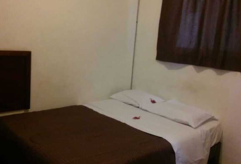 غرفة قياسية ثلاثية, Suites Ripoll Córdoba