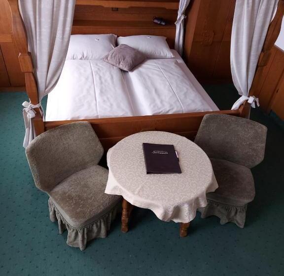 スタンダードトリプルルーム, Landgasthof Stranachwirt