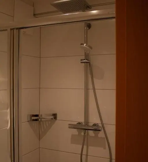Standard Neljän Hengen Huone, Landgasthof Stranachwirt