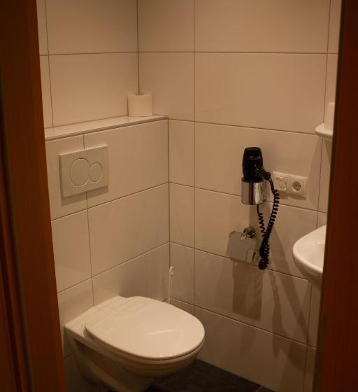 スタンダード4人部屋, Landgasthof Stranachwirt