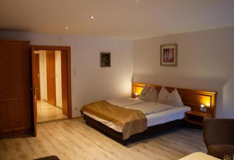 スタンダード4人部屋, Landgasthof Stranachwirt