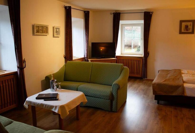 デラックスファミリールーム, Landgasthof Stranachwirt