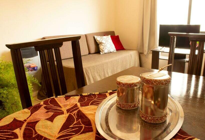 شقة غرفة واحدة, Uvas Apart