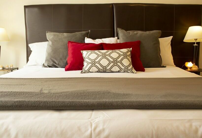 شقة غرفة واحدة, Uvas Apart