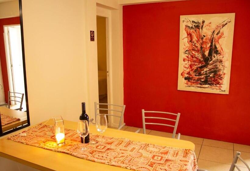 شقة غرفتين, Uvas Apart