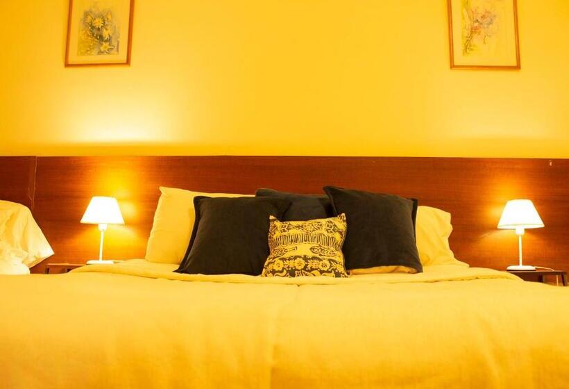 شقة غرفتين, Uvas Apart