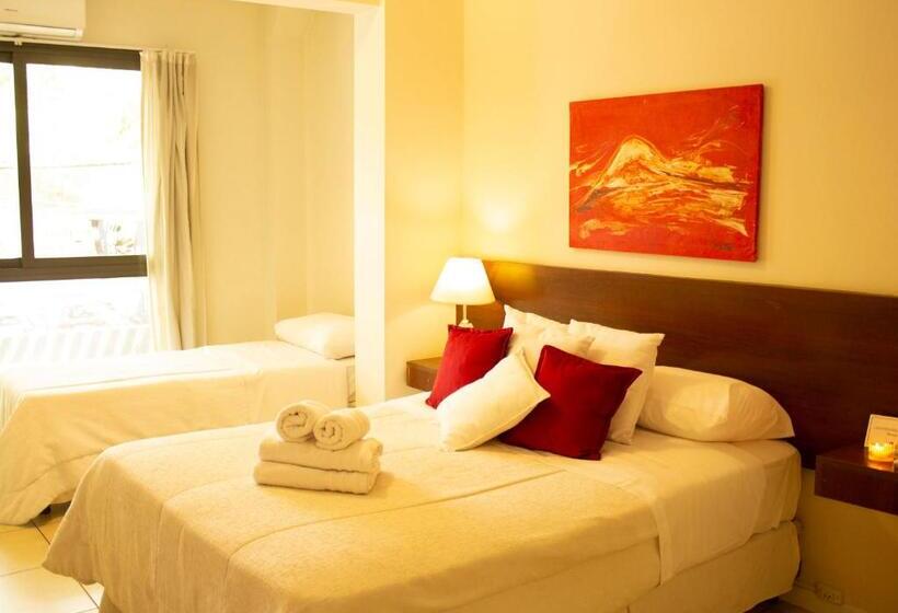 شقة غرفة واحدة, Uvas Apart