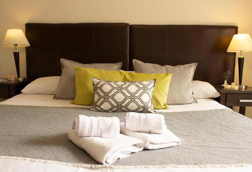 شقة غرفتين, Uvas Apart