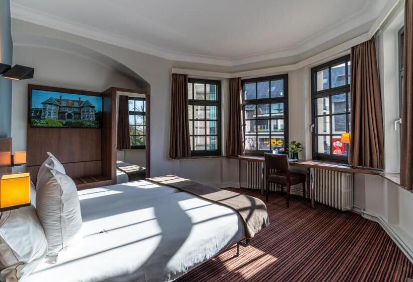 غرفة قياسية, Villa Monte