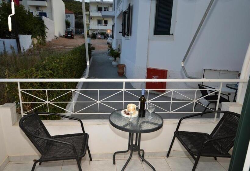 Апартаменты 1 Спальня Нижний Этаж, Koukounari Apartments