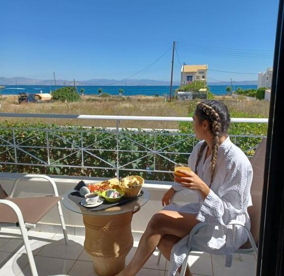 اتاق استاندارد چهار تخته, Koukounari Apartments