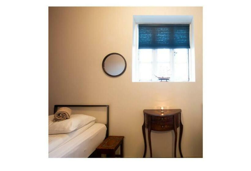 Standard Einzelzimmer Geteiltes Bad, Sjávarborg