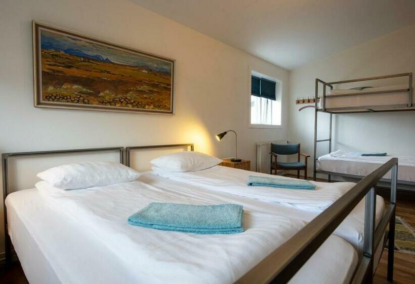 Familienzimmer Geteiltes Bad, Sjávarborg