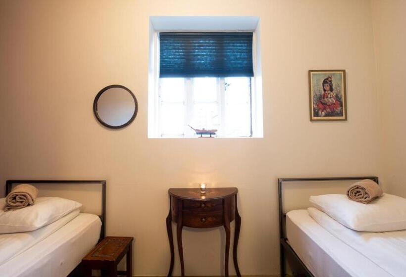 Standardzimmer Geteiltes Bad, Sjávarborg