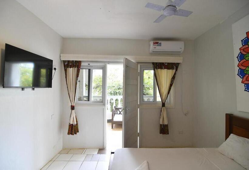 اتاق اکونومی, Tulia House Backpackers