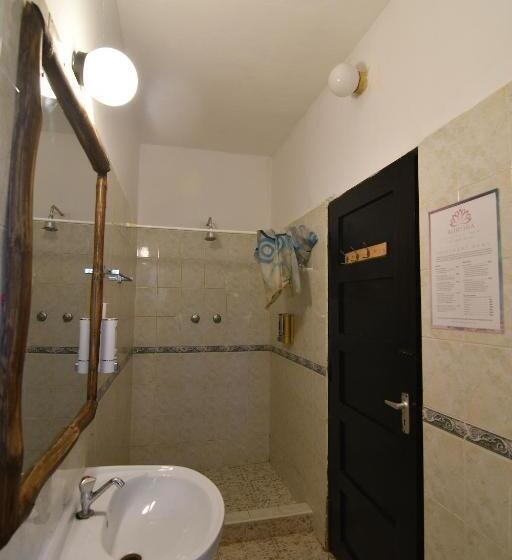 اتاق خانوادگی, Tulia House Backpackers