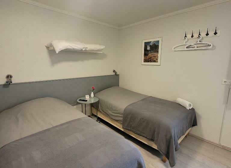 اتاق استاندارد با سرویس بهداشتی مشترک, B&b Guesthouse   Bed And Breakfast Keflavik Centre
